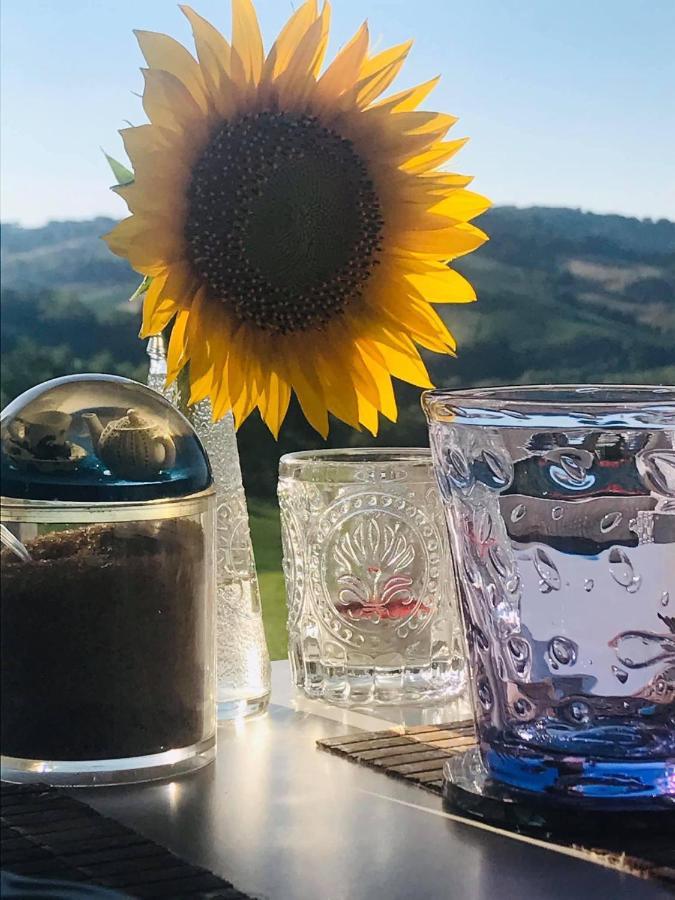 Casale Delle Rondini Bed and Breakfast Tolentino Buitenkant foto
