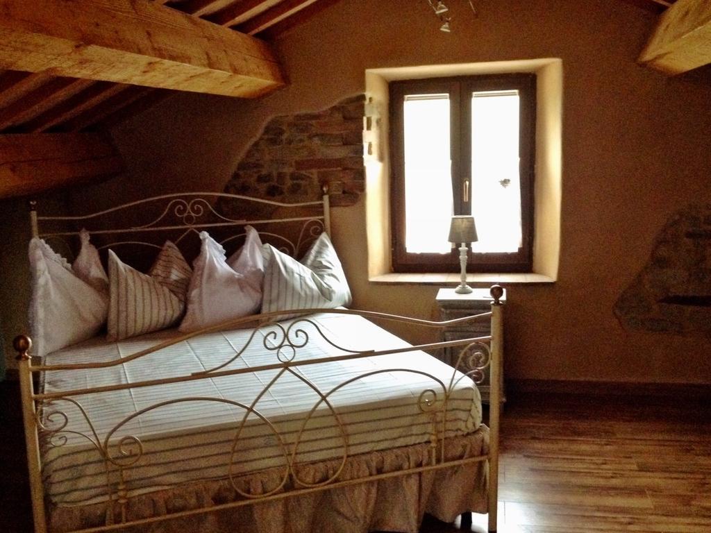 Casale Delle Rondini Bed and Breakfast Tolentino Kamer foto
