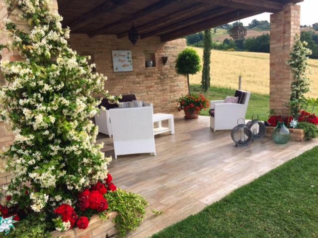 Casale Delle Rondini Bed and Breakfast Tolentino Buitenkant foto