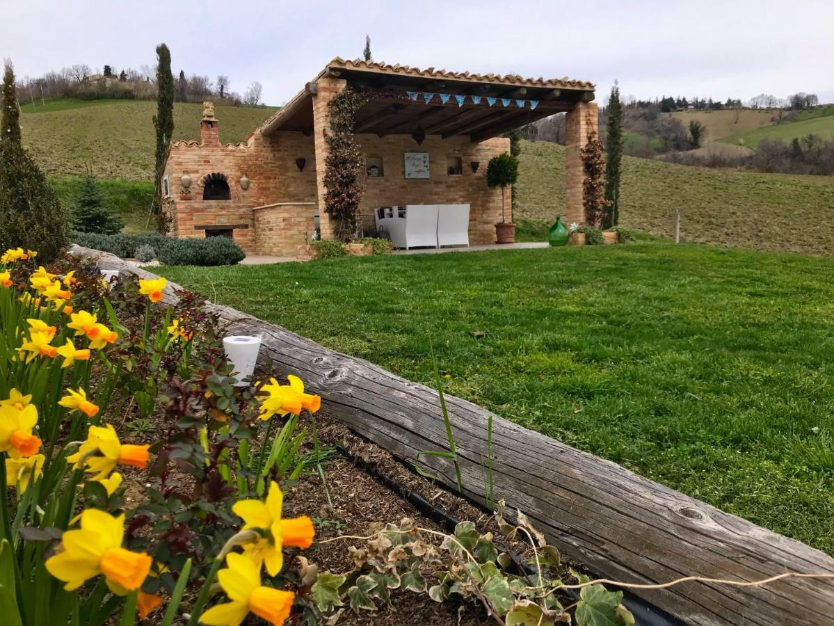 Casale Delle Rondini Bed and Breakfast Tolentino Buitenkant foto